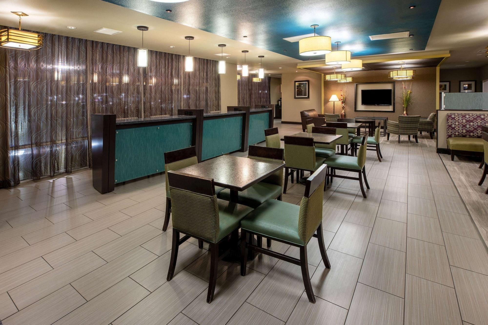 Restaurant La Quinta Inn & Suites by Wyndham Durant