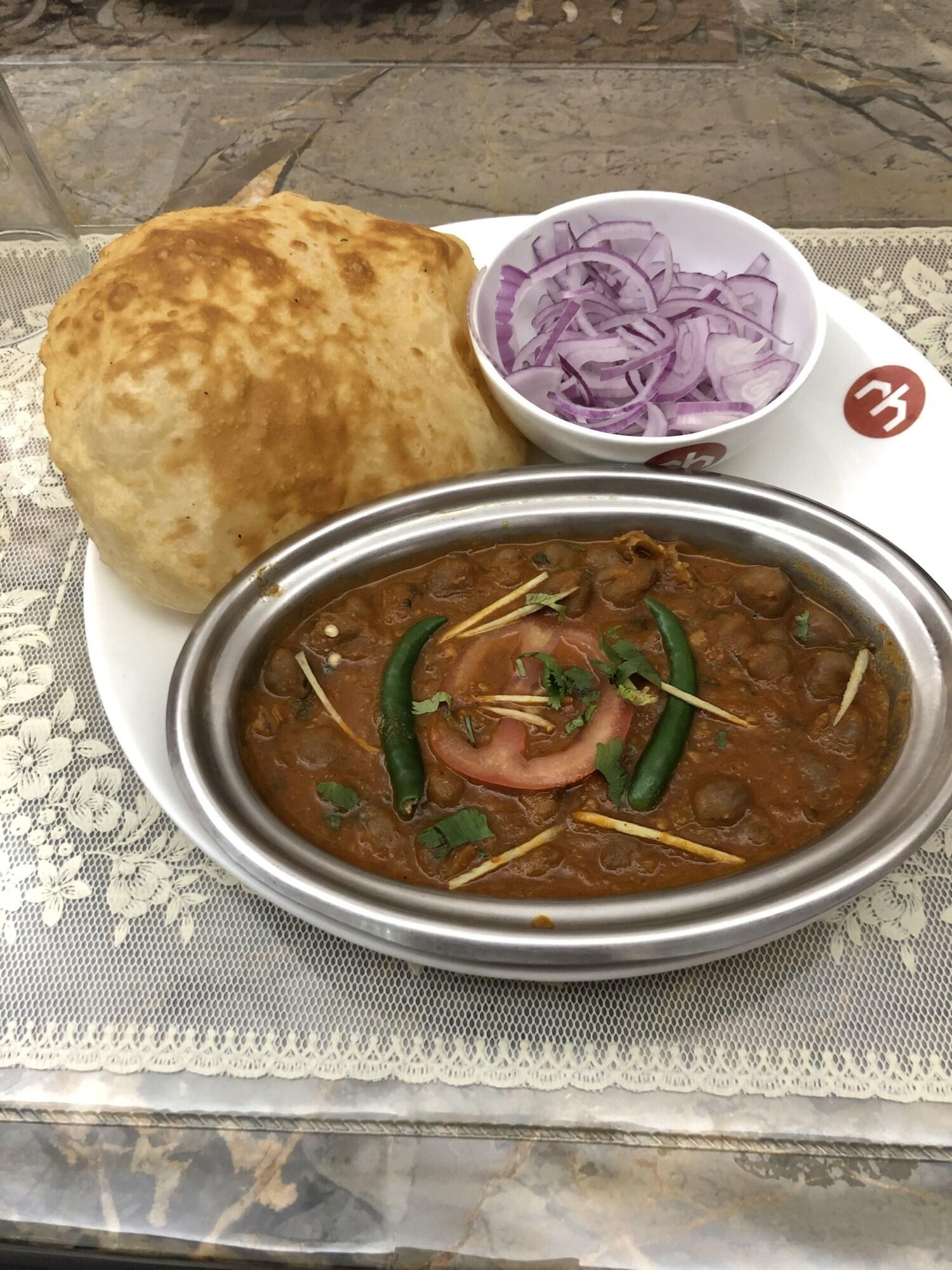 Restaurant Hotel Rushabh Home