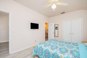 Alquiler Vacacional - Spacious family home with patio, steps away from the beach with a pool onsight!