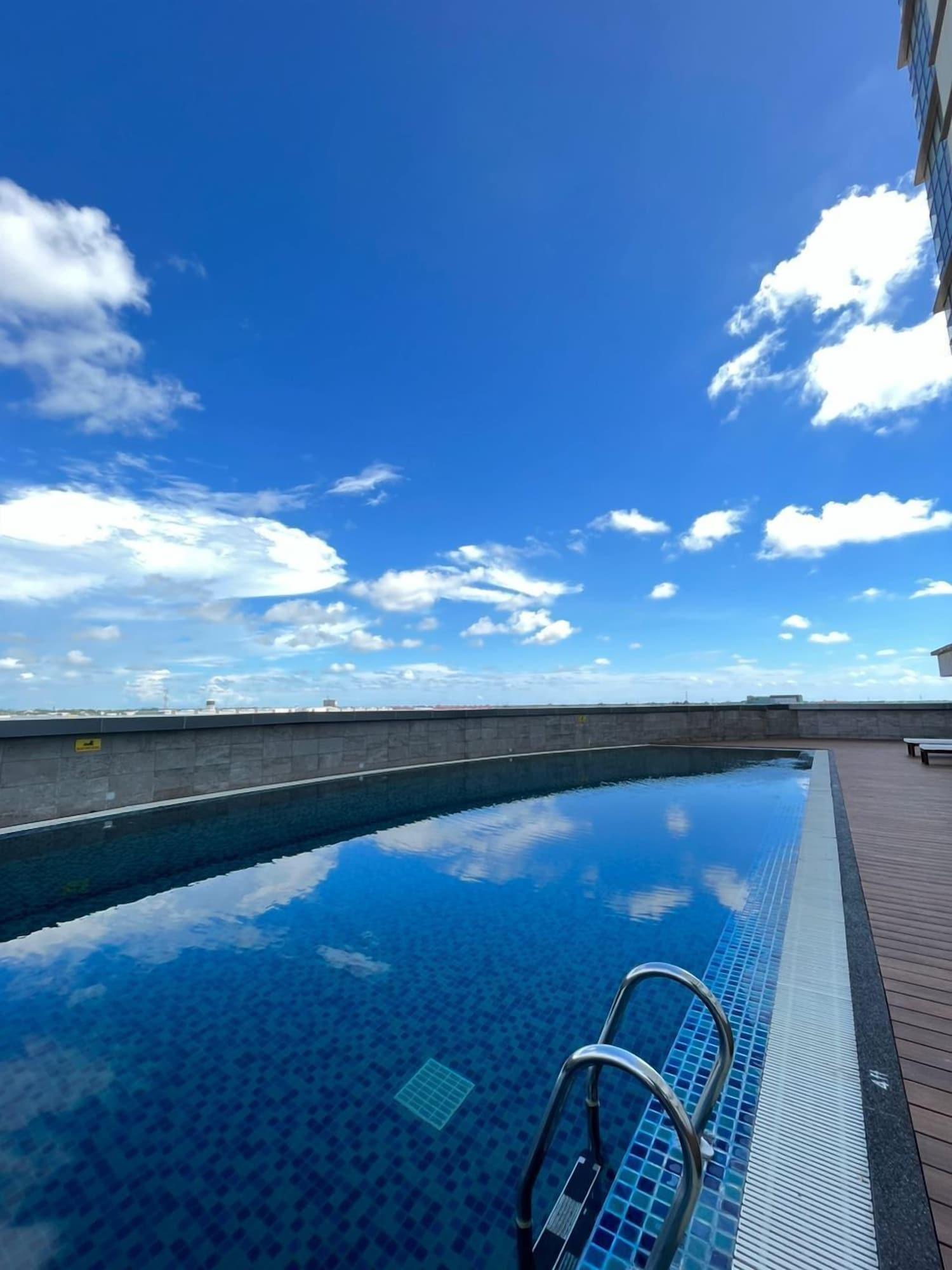 Vista Exterior Grand Alora Hotel