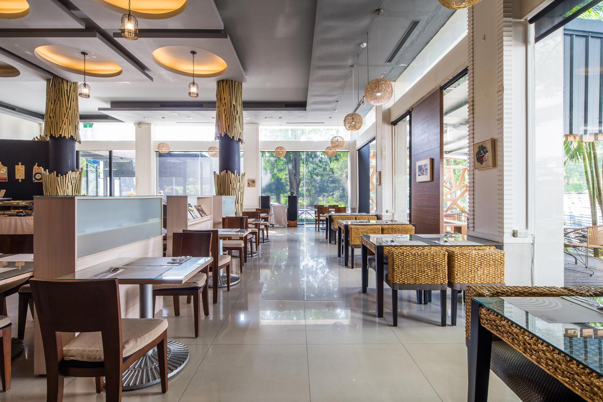 Restaurant Sun Dialogue Hotel by Cosmos Creation
