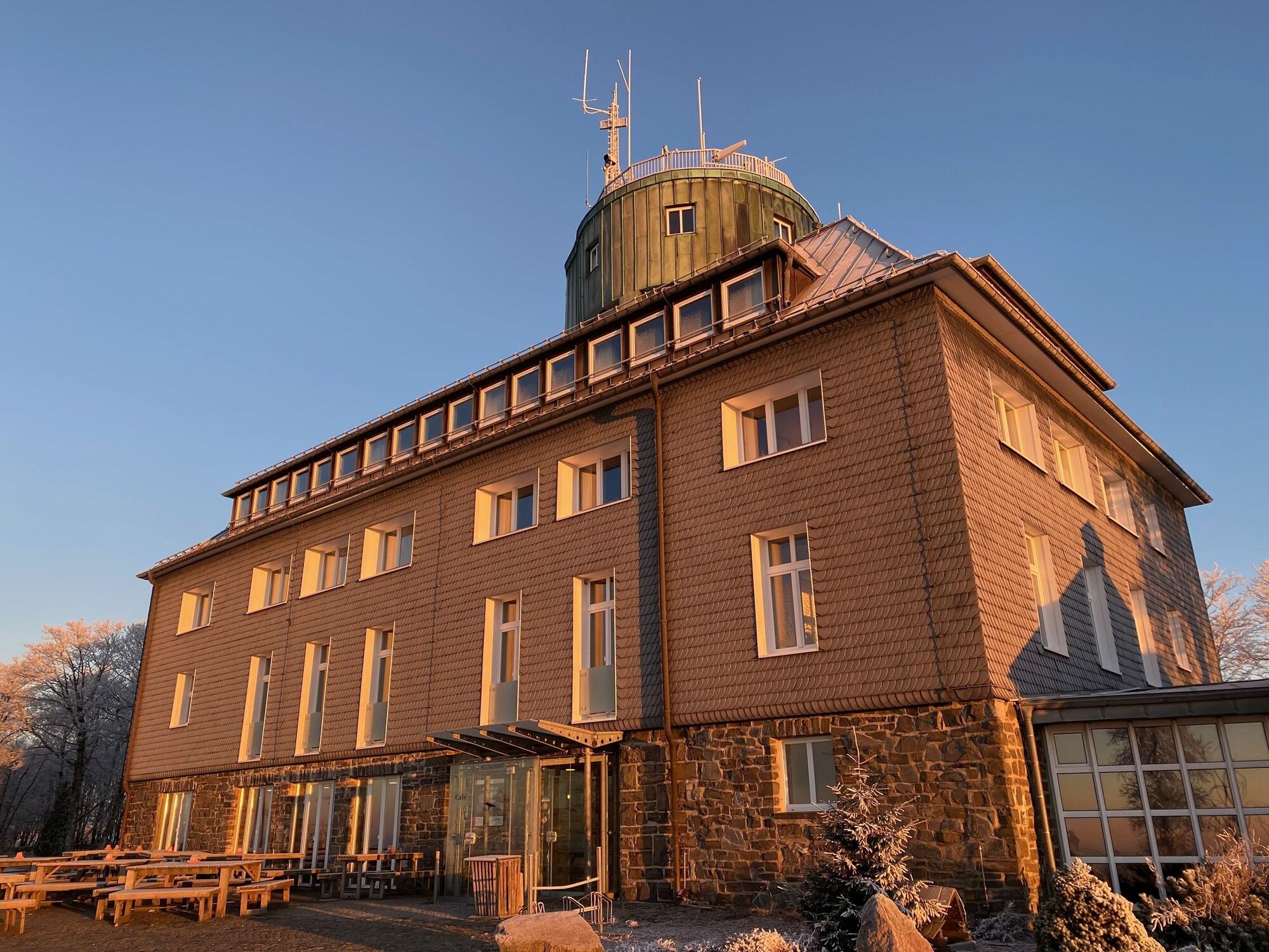 Vista Exterior Astenturm Hotel & Restaurant