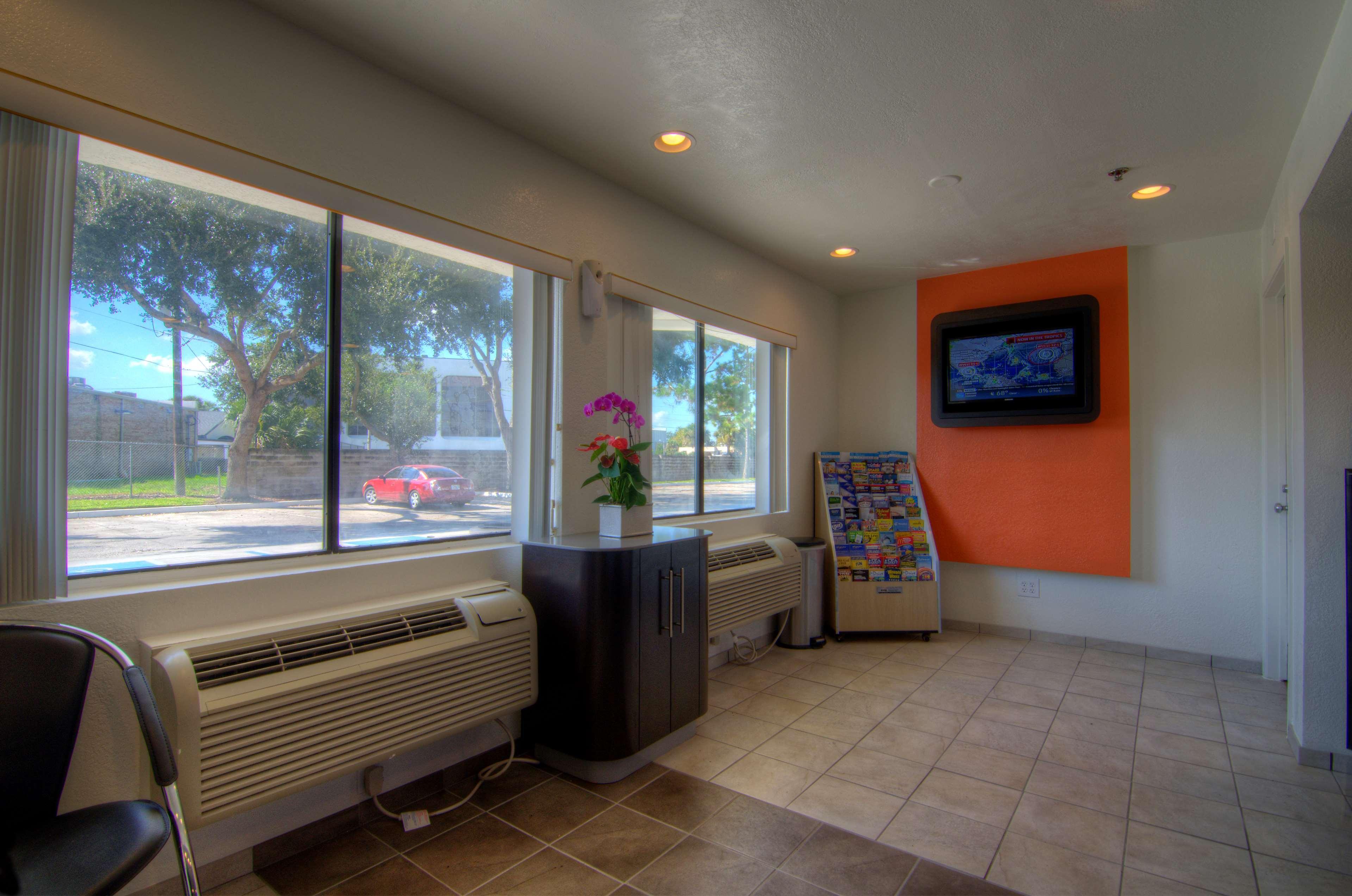 Restaurant Motel 6 Orlando, FL - Winter Park