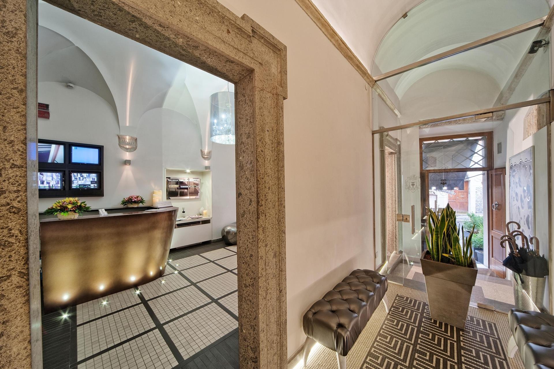 Vista Lobby Navona Palace Luxury Inn