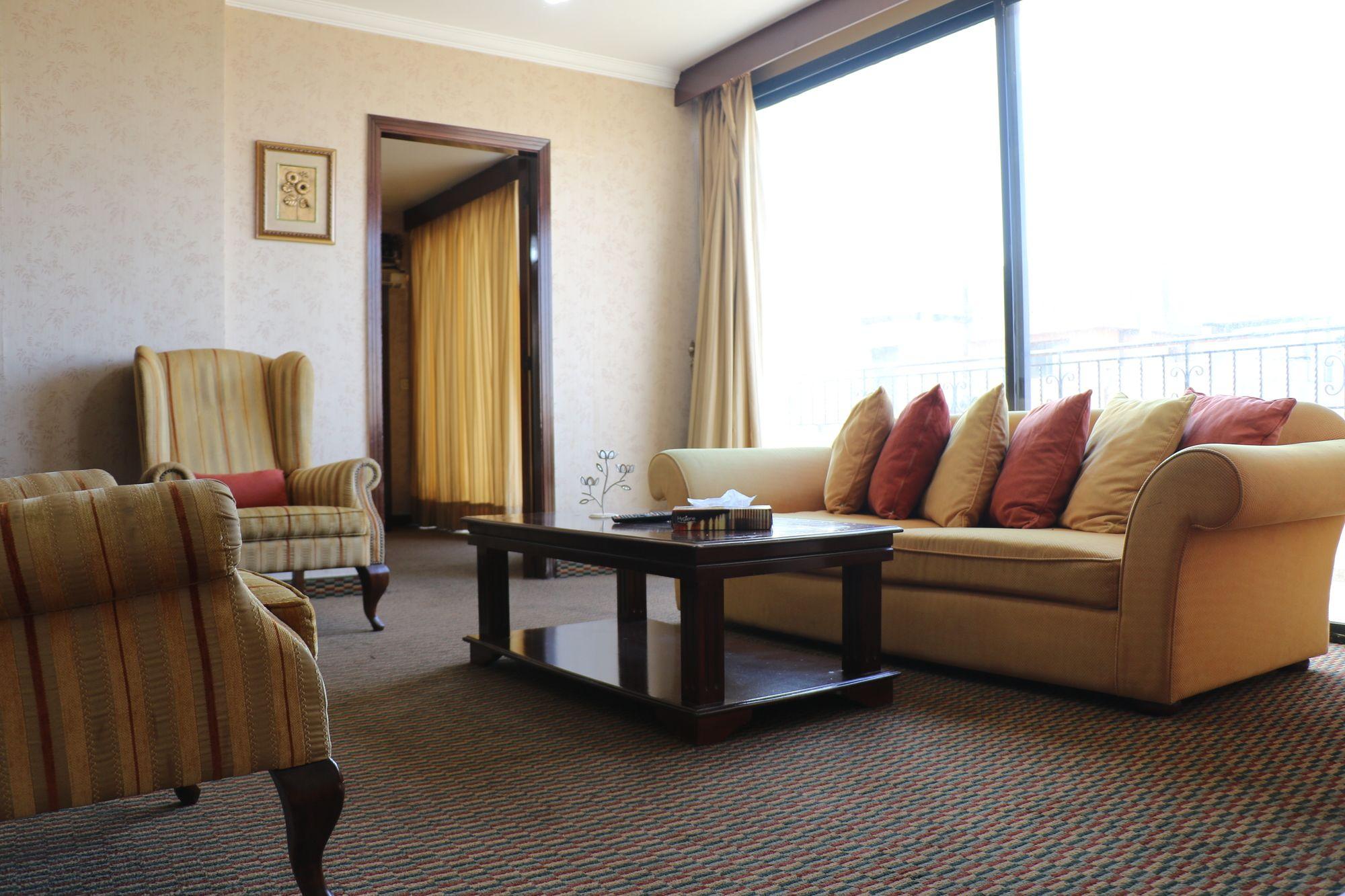 Comodidades del Alojamiento Grand Suites Hotel