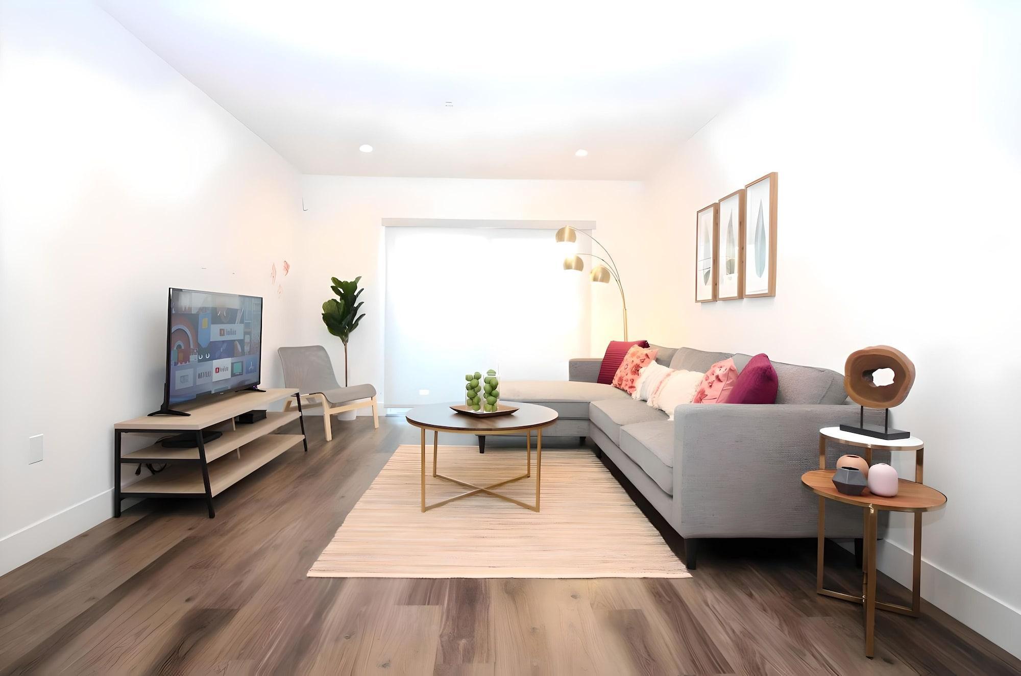 Comodidades del Alojamiento Los Angeles Deluxe Suites Free Parking