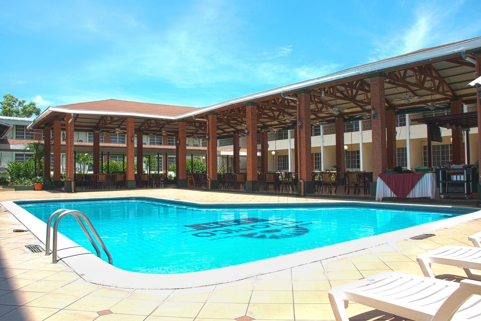 Vista Piscina Hotel Tropico Inn