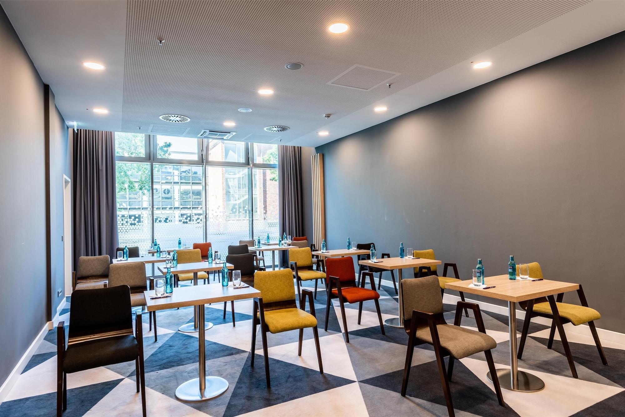 Sala de Reuniones Premier Inn Köln City Süd