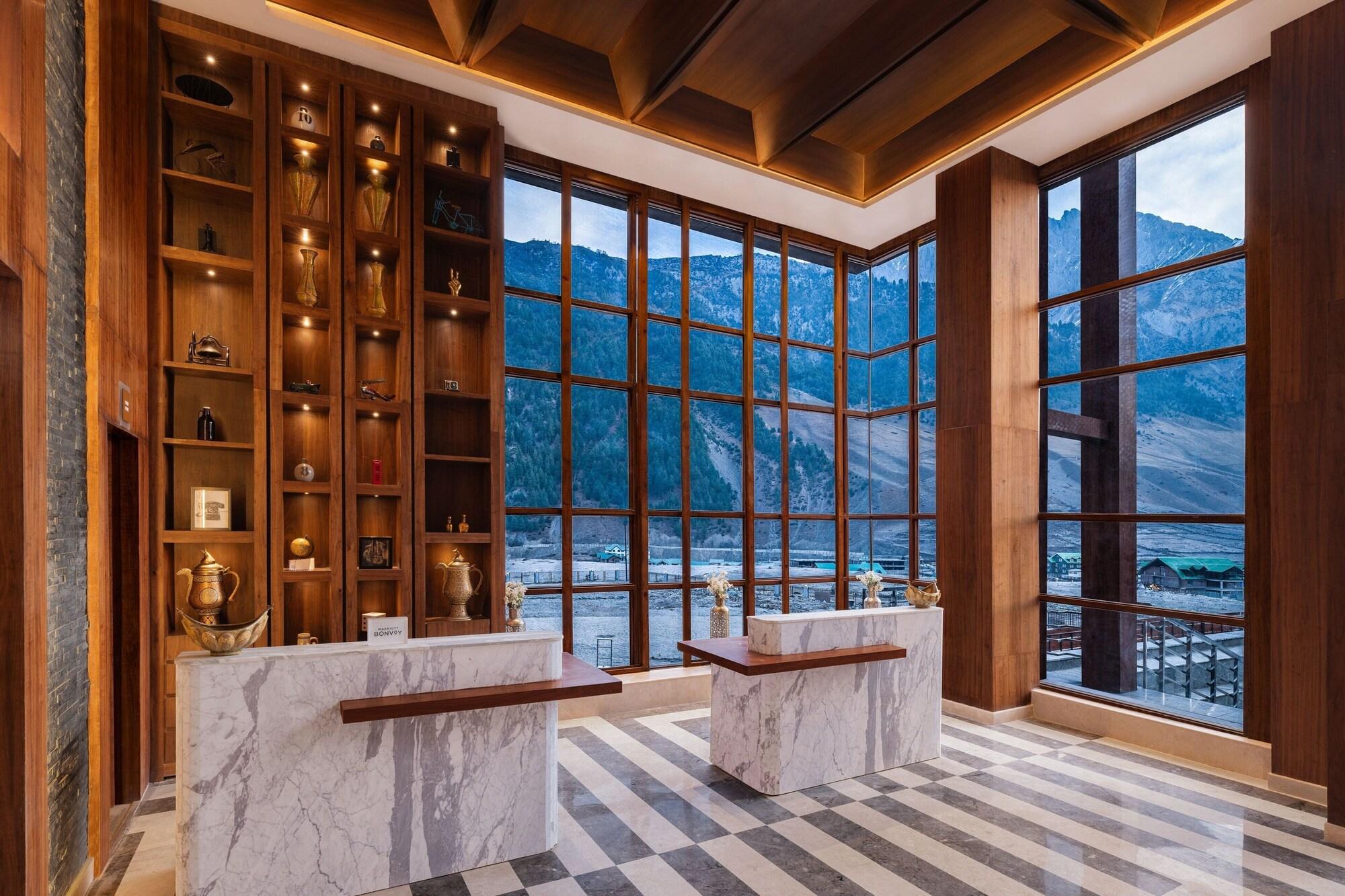 Vista Lobby Four Points By Sheraton Sonmarg Resort