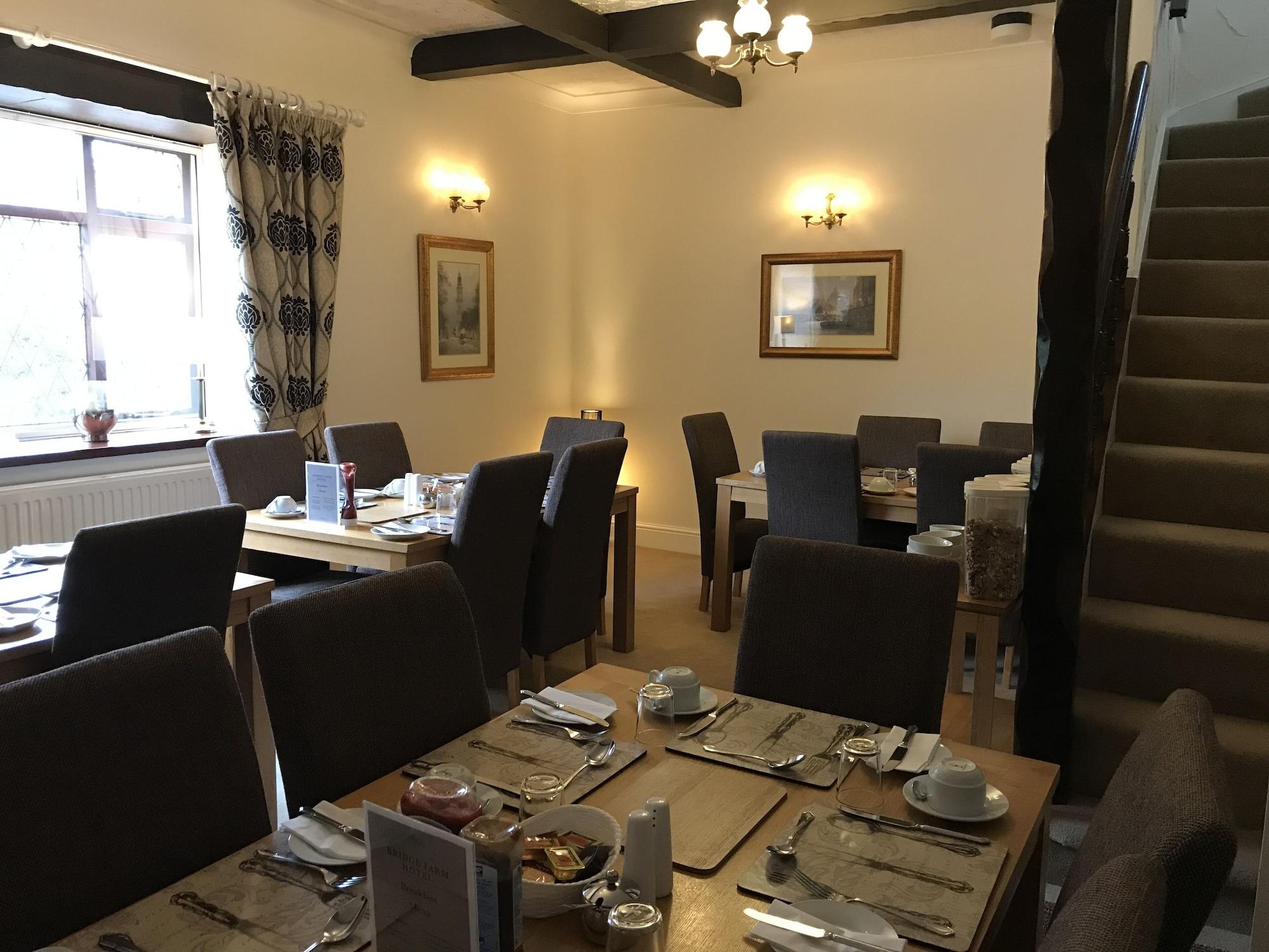 Restaurant Bridge Farm Hotel