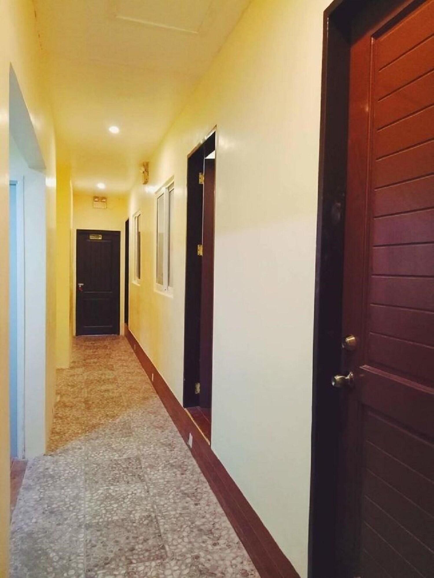 Varios CITI Island Suites