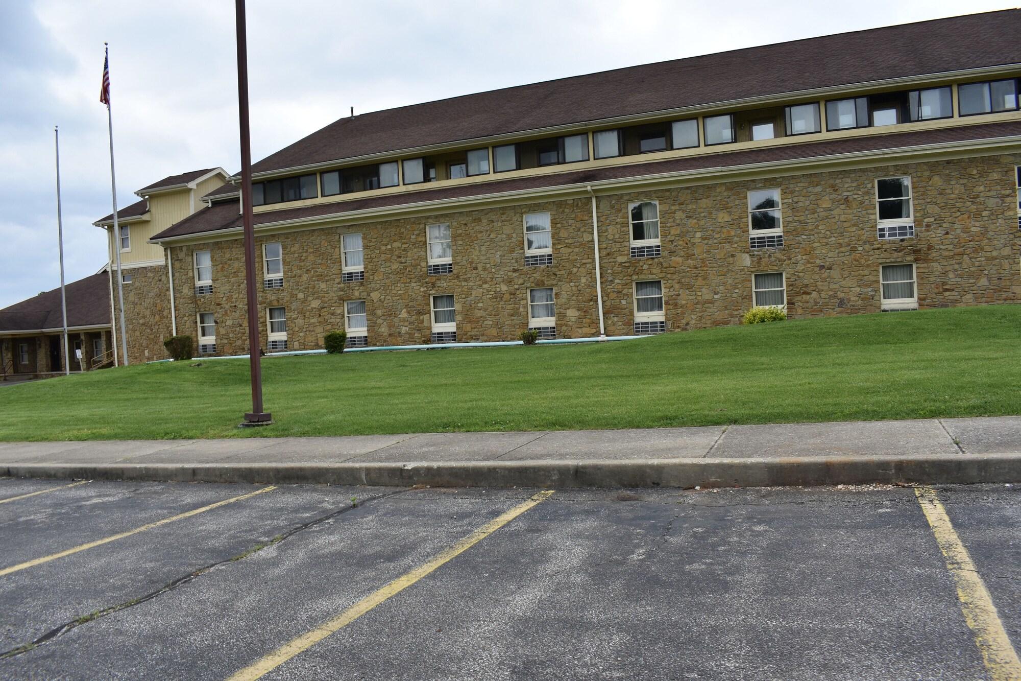 Vista Exterior Quality Inn & Suites Bedford West