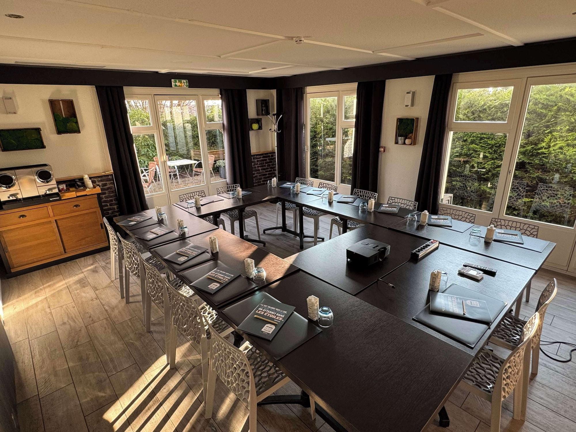 Sala de Reuniones Kyriad Lisieux
