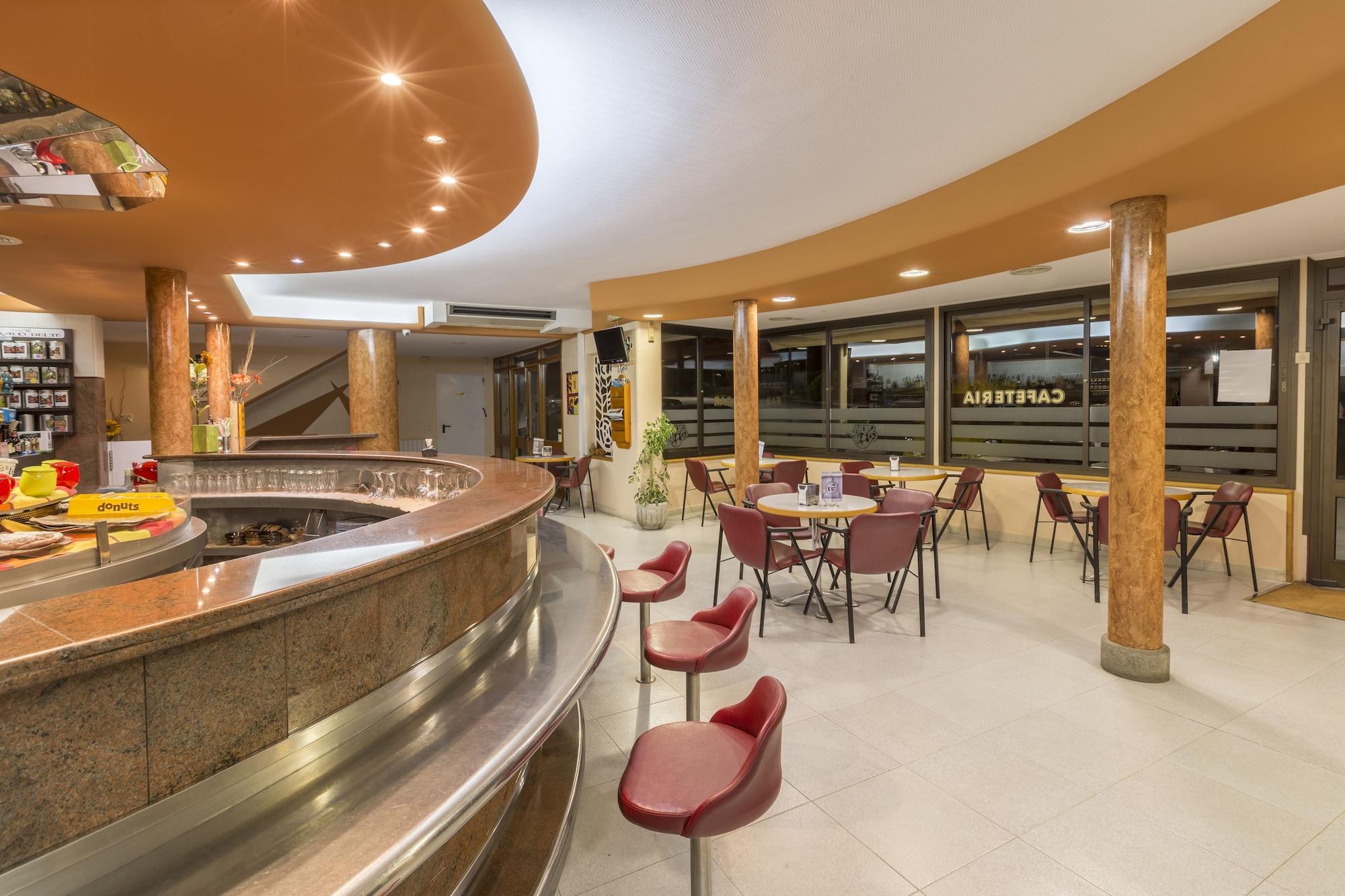 Bar/Salón Hotel Restaurant Sausa