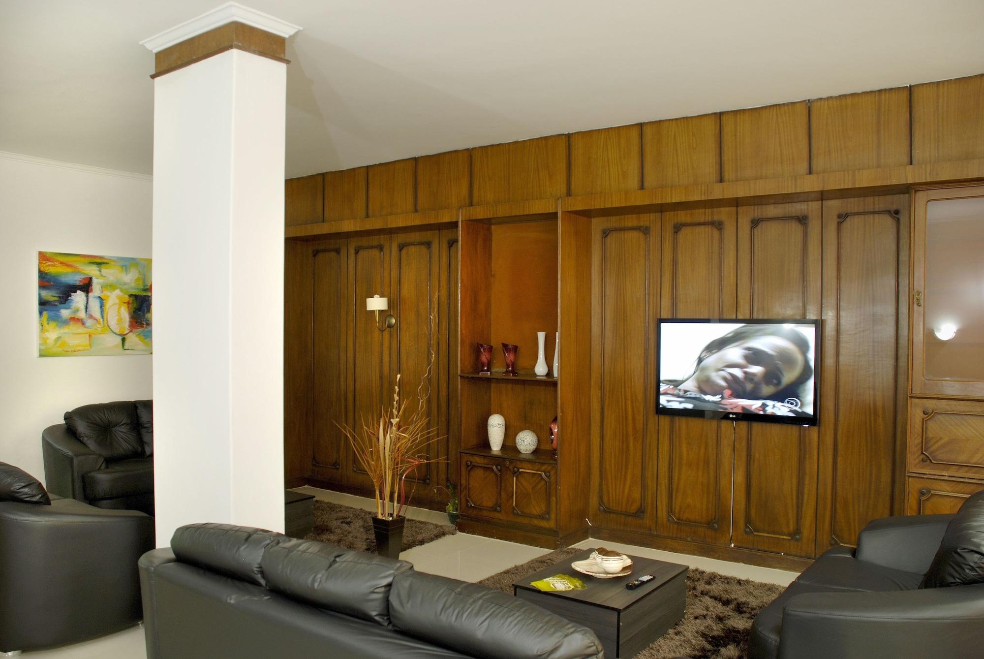 Vista Lobby Turrance White Hotel