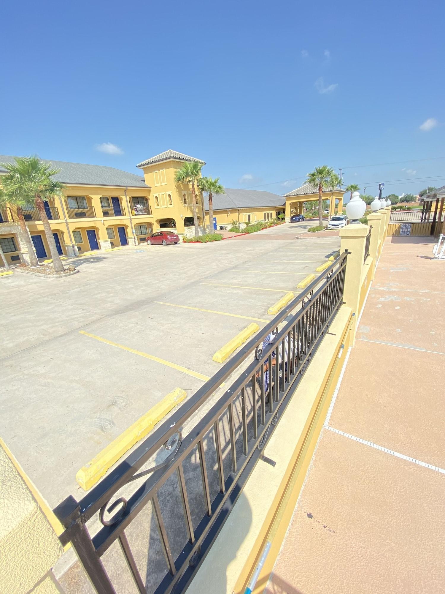 Vista Exterior Weslaco Inn by Capital O Near Mercedes
