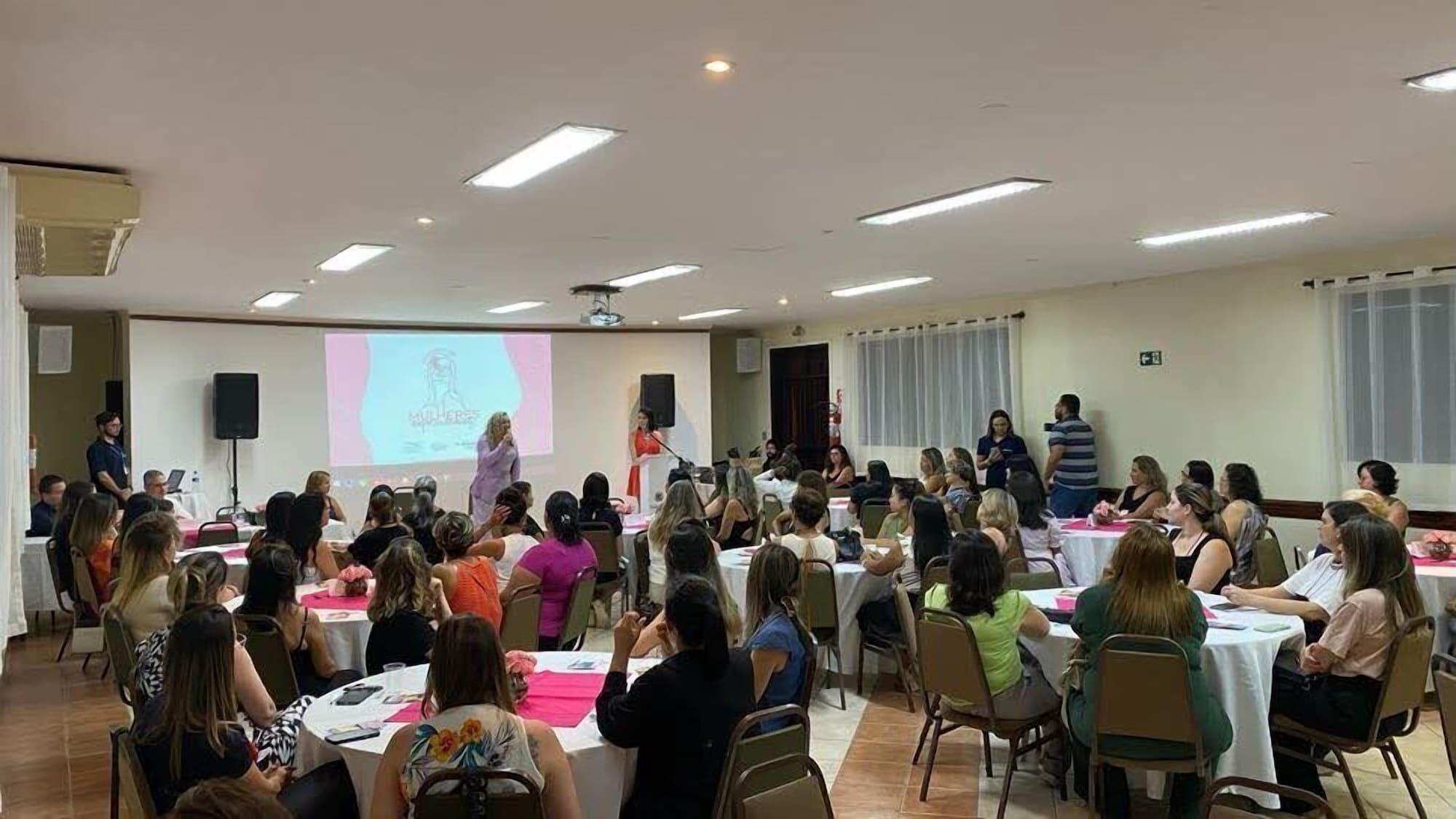 Sala de Reuniones Vale do Sonho Hotel e Eventos