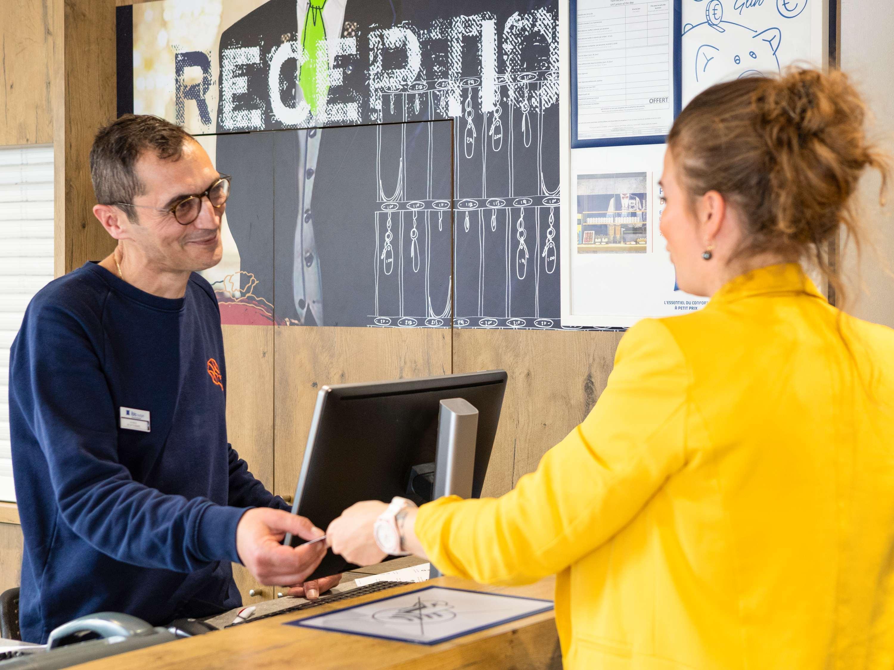 Vista Lobby ibis budget Paris Porte de Montreuil