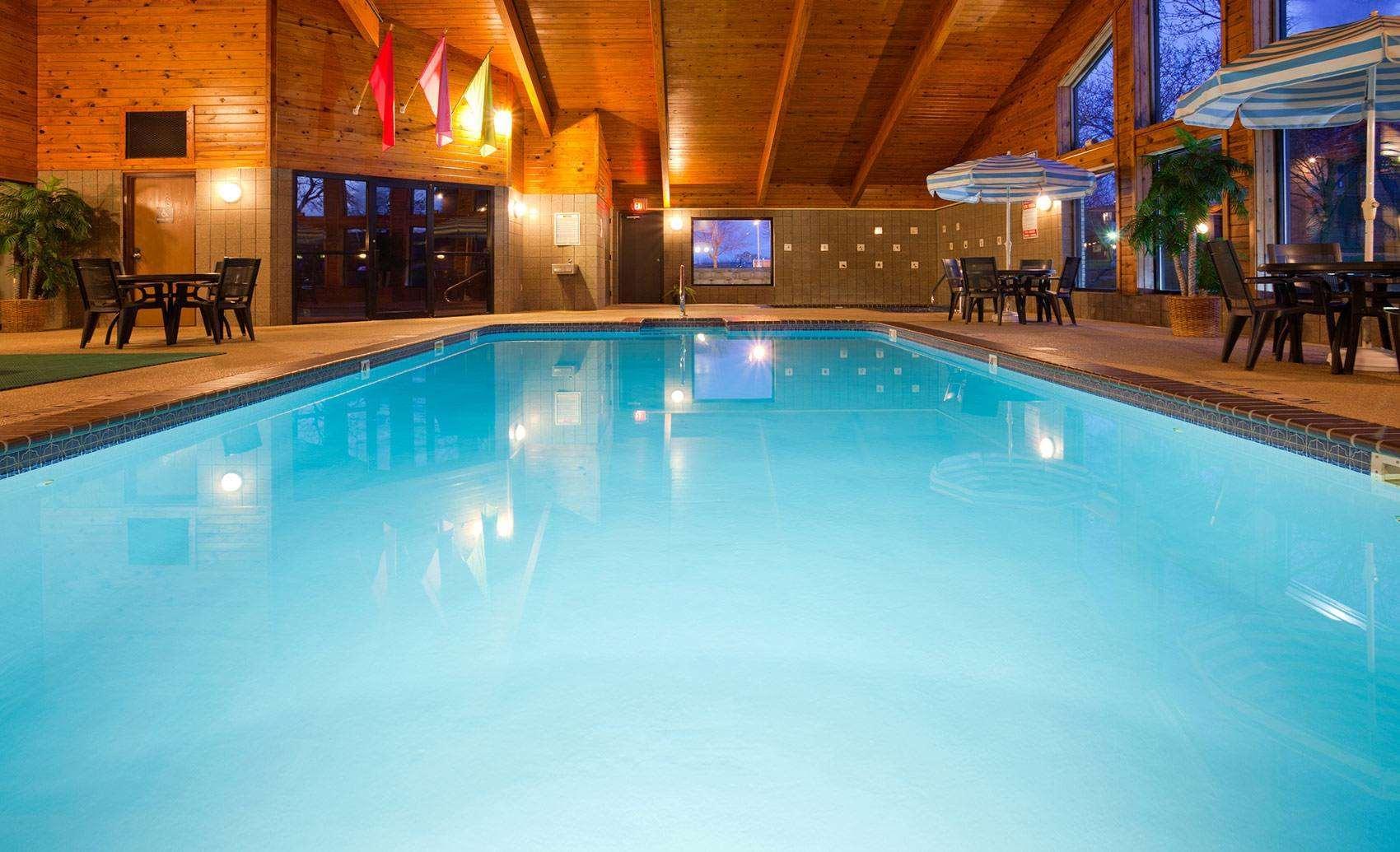 Vista Piscina AmericInn by Wyndham Osceola