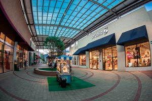 Actividad - Recorrido de compras por el outlet premium de Porto Belo