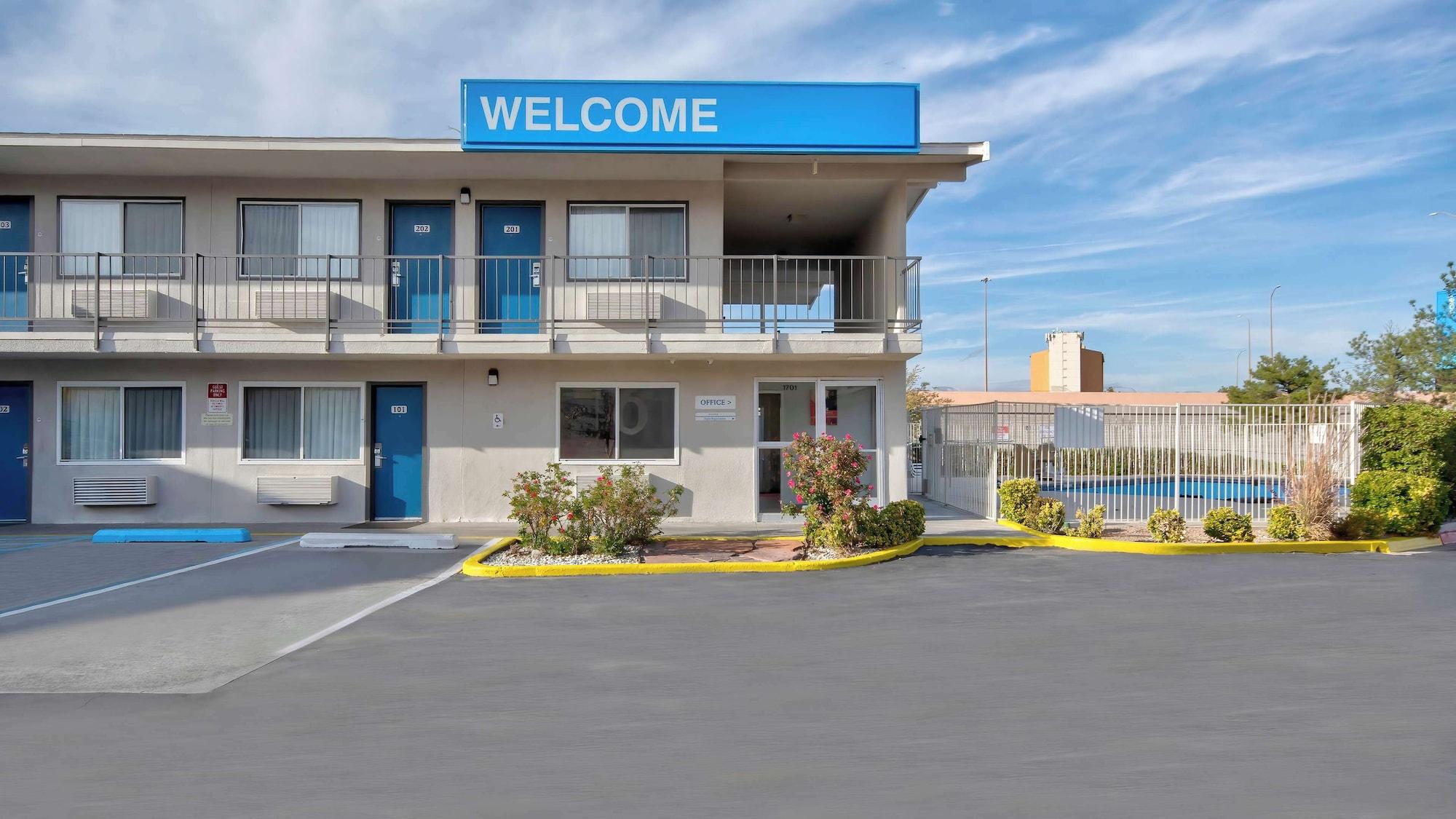 Vista Exterior Studio 6 Albuquerque, NM – Midtown