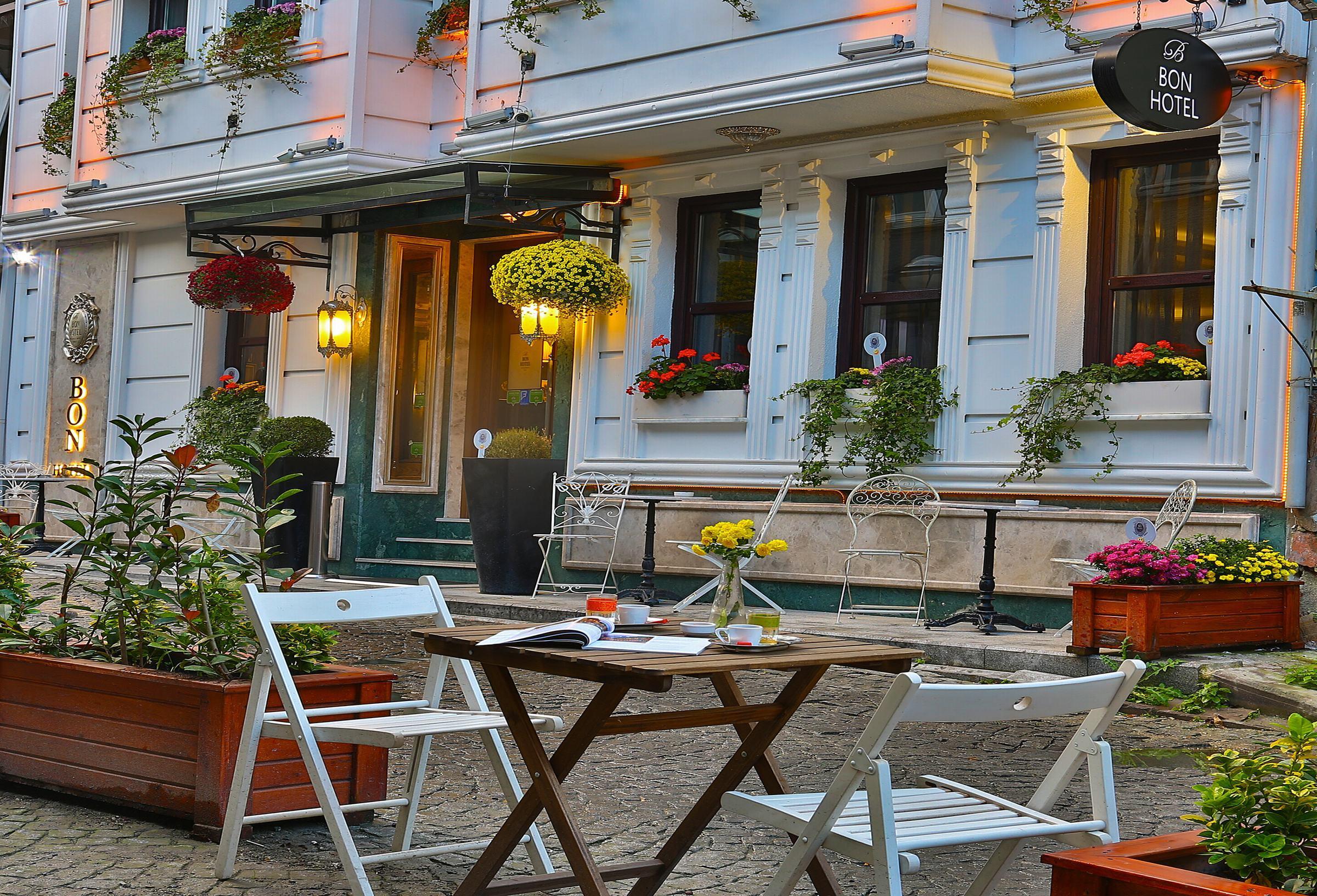 Varios Bon Hotel Old City