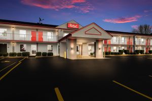 Alojamiento - Red Roof Inn & Suites Jackson, TN