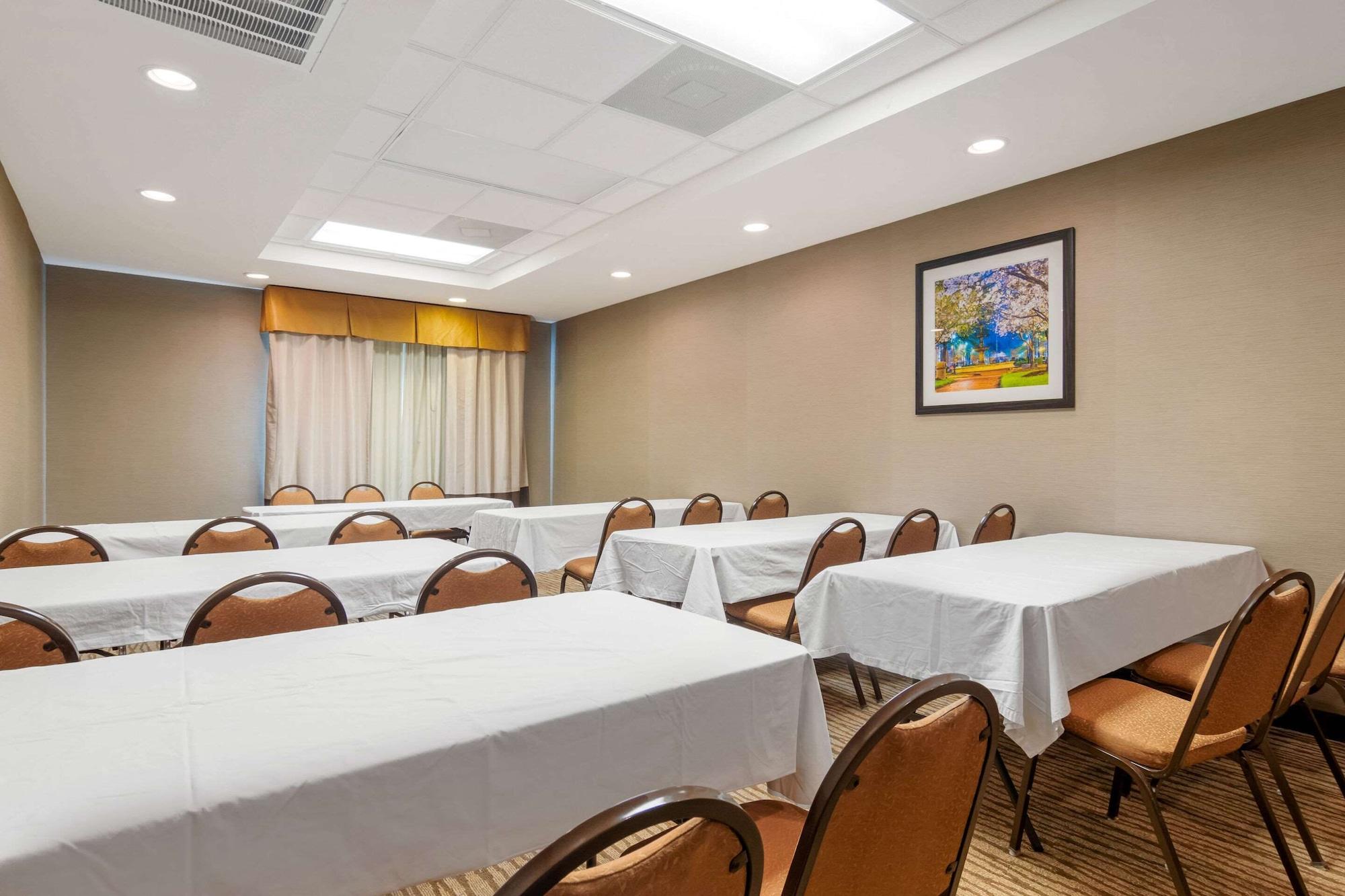 Sala de Reuniones Comfort Suites Byron Warner Robins