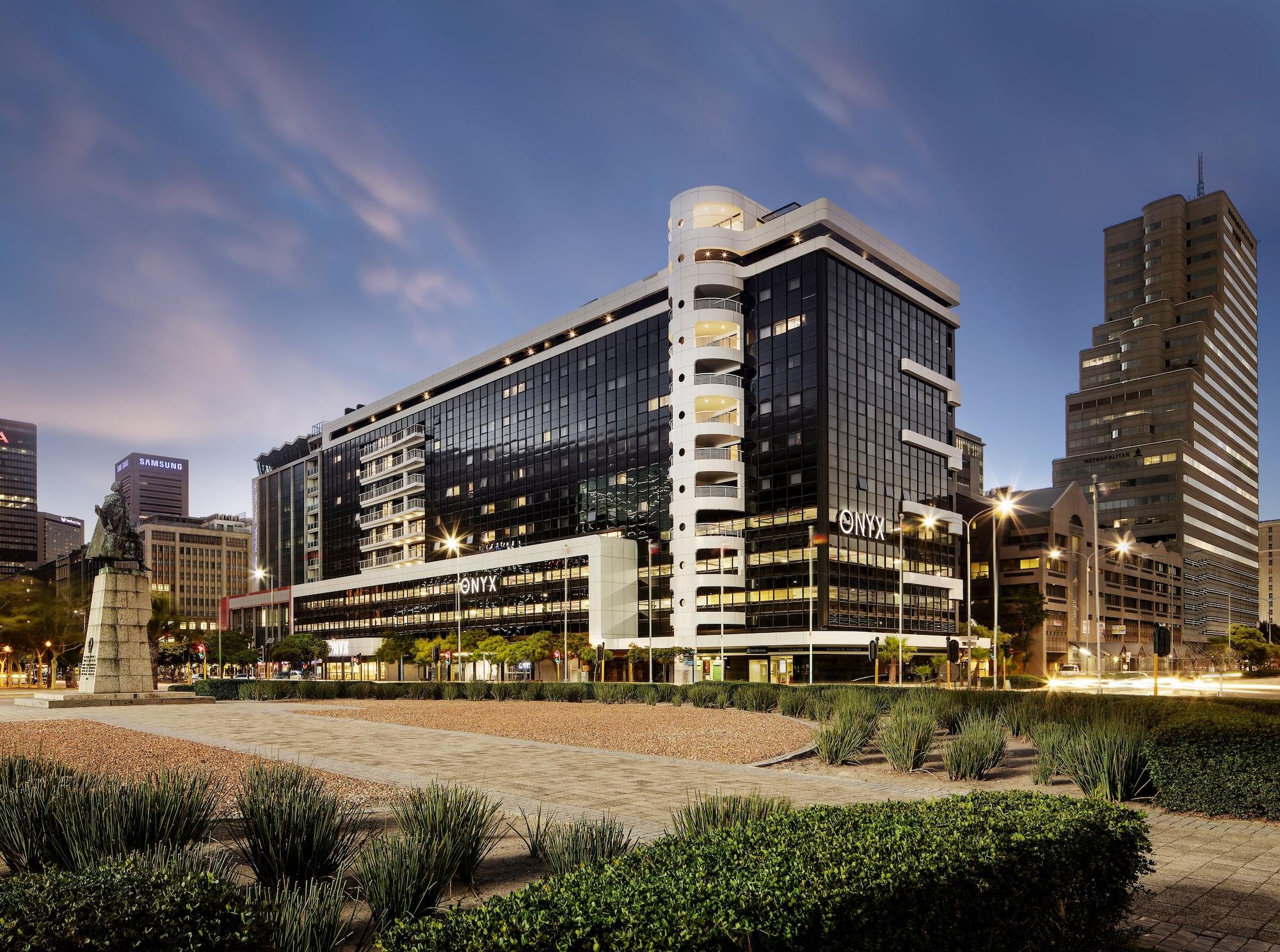 Vista Exterior The Onyx Apartment Hotel by NEWMARK