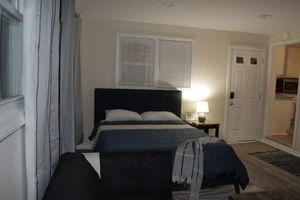 Alquiler Vacacional - Bright & Cheerful 3 Bed suite w/ Free Parking