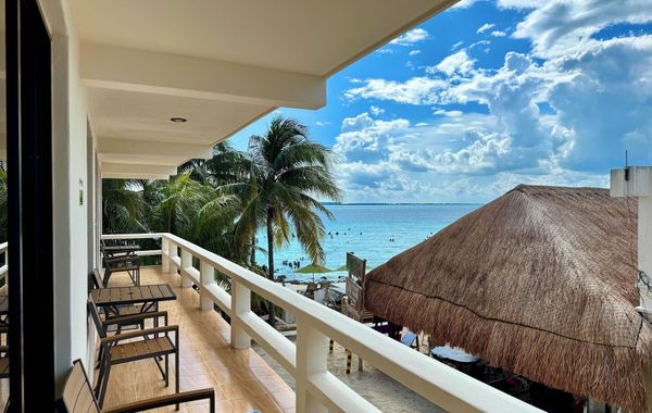Chichis and Charlies Beachfront - Hoteles económicos en Isla Mujeres, México