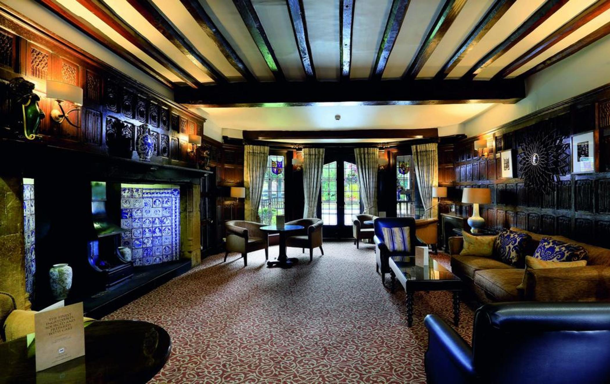 Vista Lobby Macdonald Alveston Manor Hotel & Spa