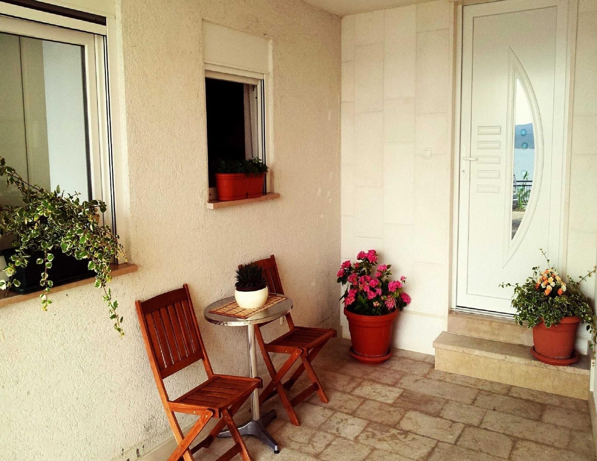 Vista Exterior Sea View Apartment With a Shared Pool