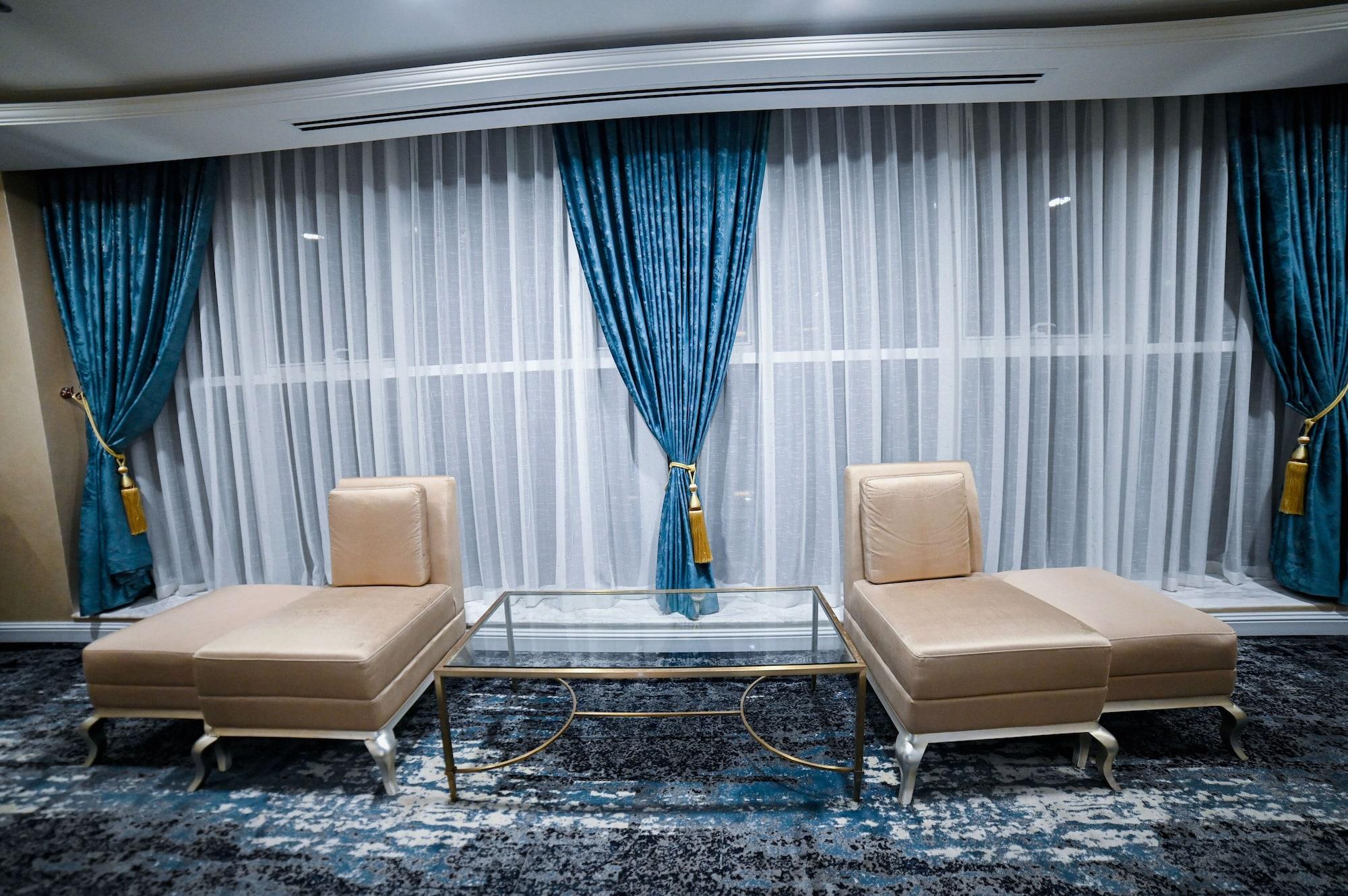 Vista Lobby Seven Seas Hotel