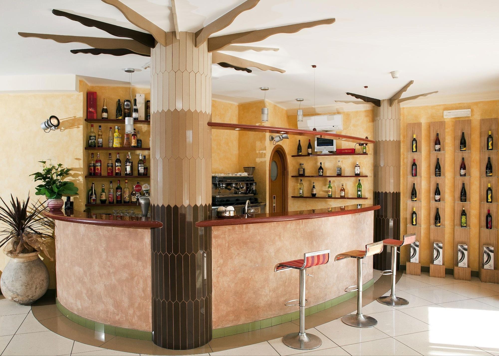 Bar/Salón Hotel Garden
