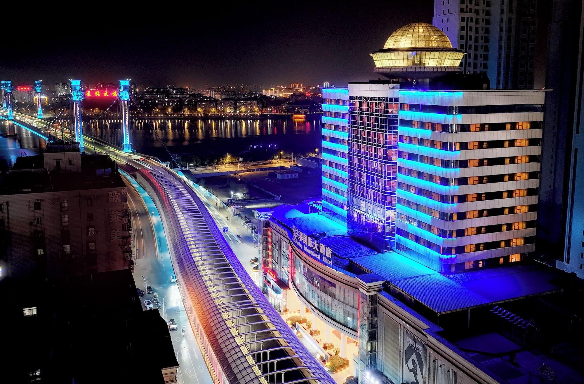 Vista Exterior Gongxiang International Hotel