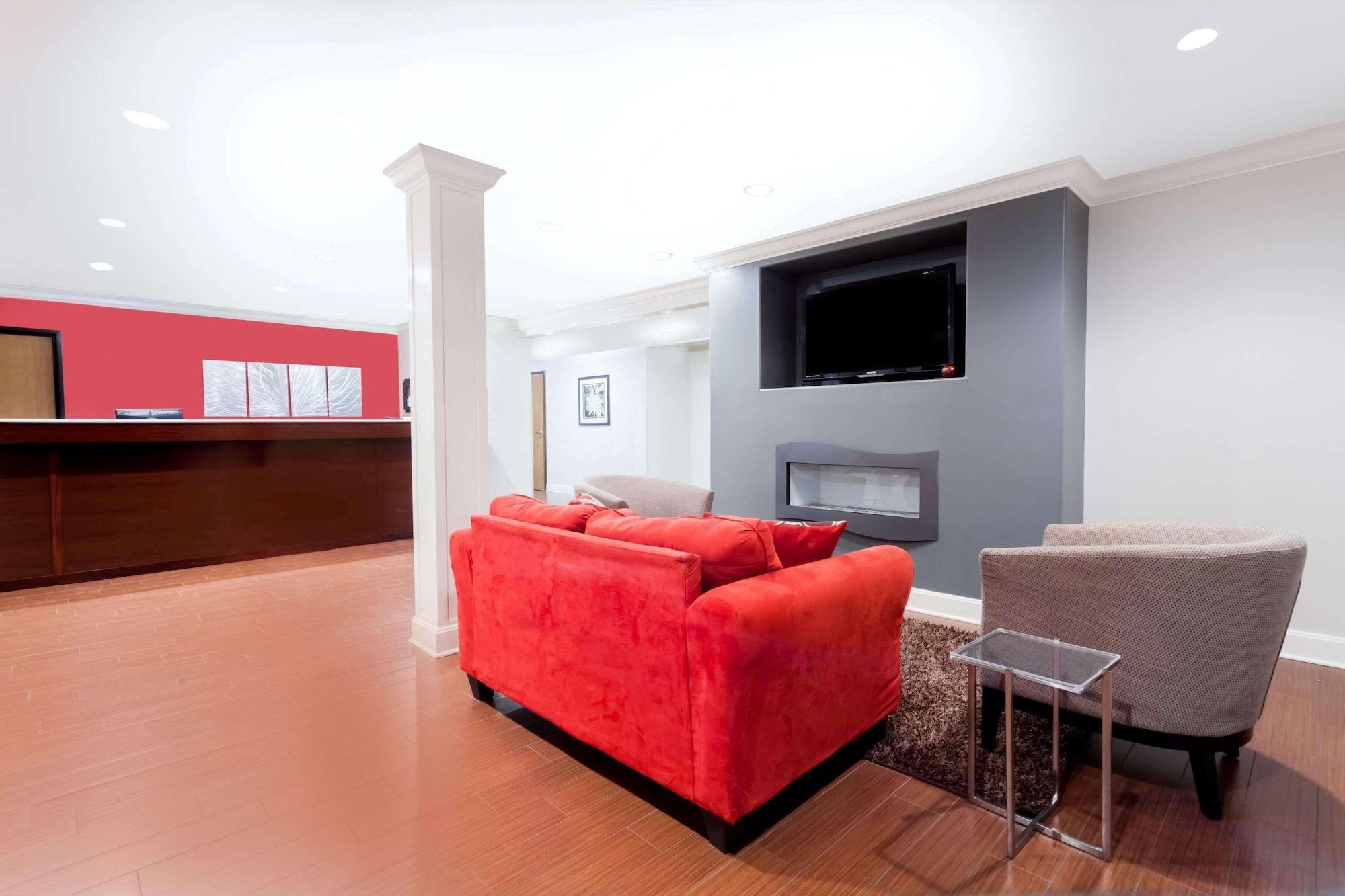 Vista Lobby Ramada by Wyndham Tell City