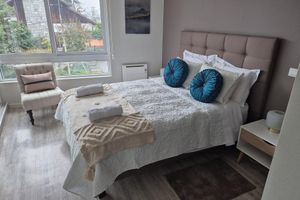 Alquiler Vacacional - Cozy apartment with lake view, perfect for rest and adventure.