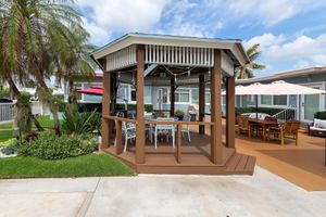 Alojamiento - Tropic Isle Boutique Hotel