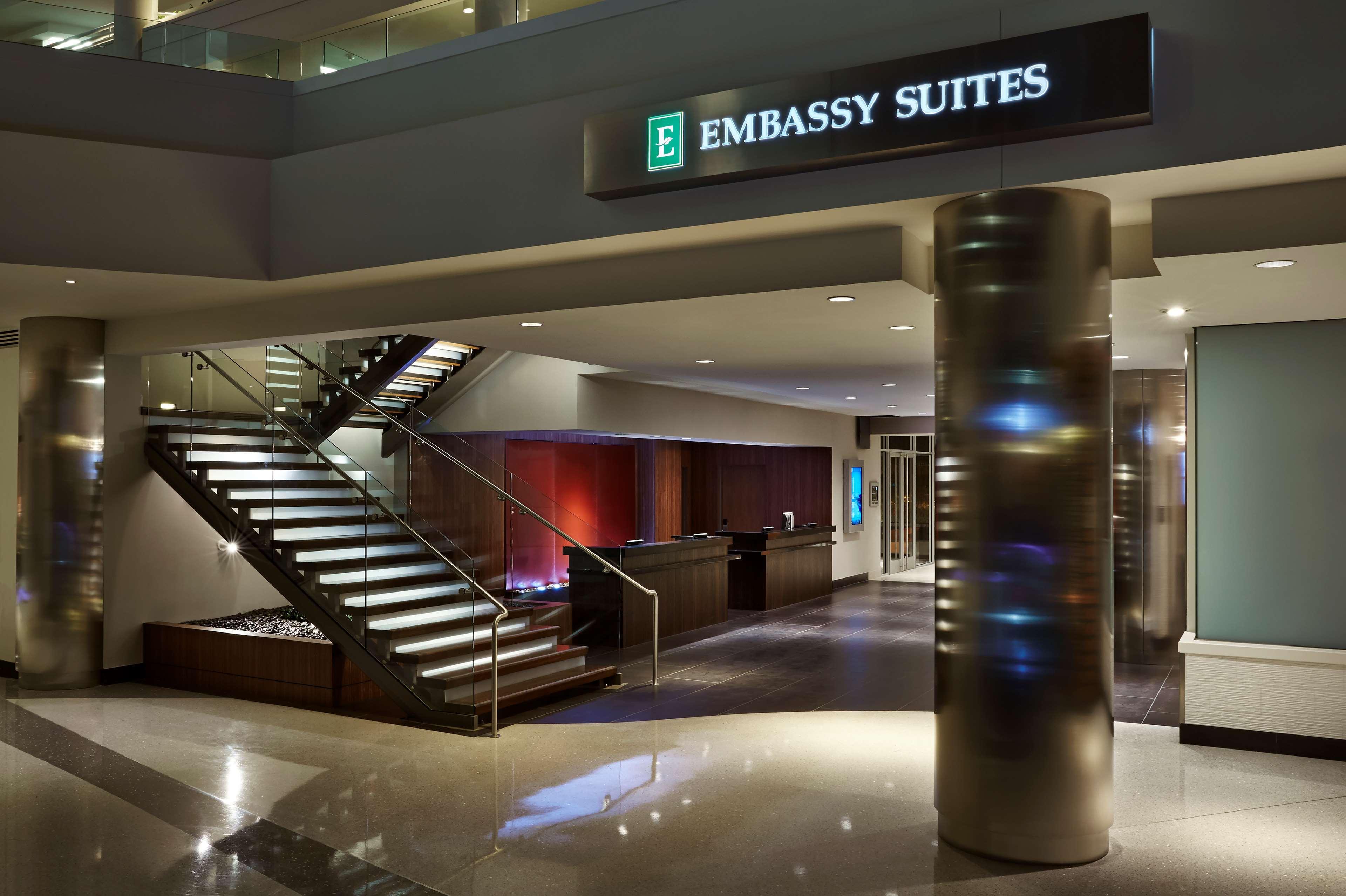 Vista Exterior Embassy Suites by Hilton Washington DC Chevy Chase Pavilion