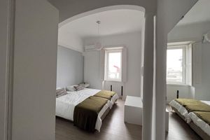 Alquiler Vacacional - Entire Historic Home in Estoril