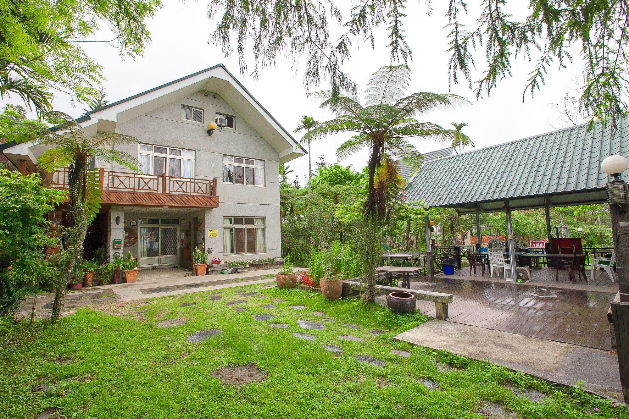 Varios GOOSE NEST Garden B&B