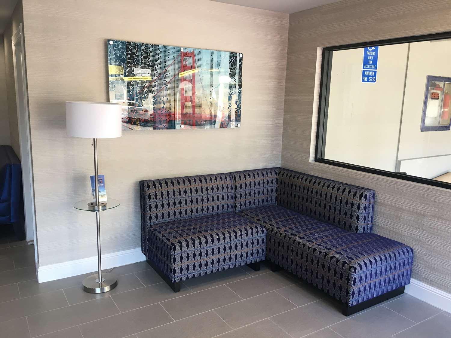 Vista Lobby Best Western Red Coach Inn