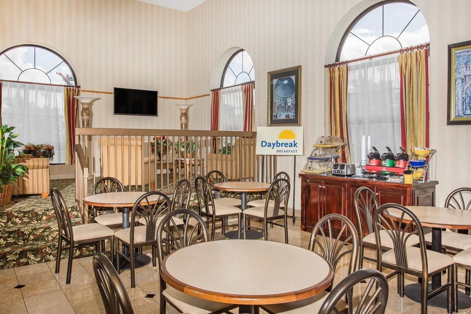 Restaurant Days Inn & Suites by Wyndham Columbia Airport