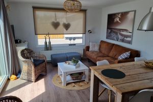 Alquiler Vacacional - Charmingly decorated chalet Florence 1 near the sea serooskerke
