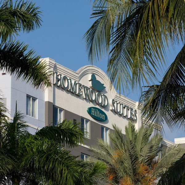 Homewood Suites by Hilton Miami – Airport Blue Lagoon