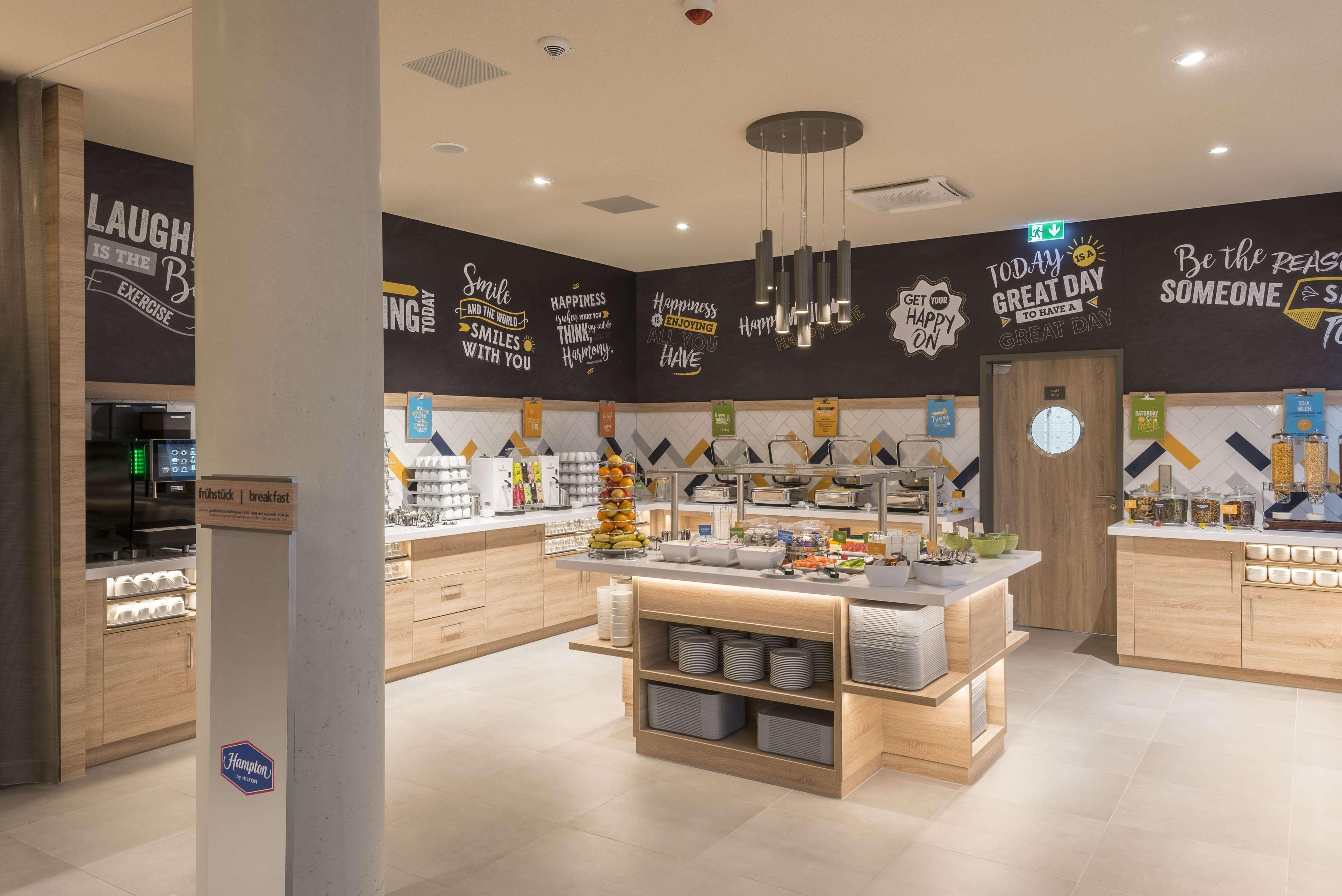 Restaurant Hampton by Hilton Frankfurt Airport