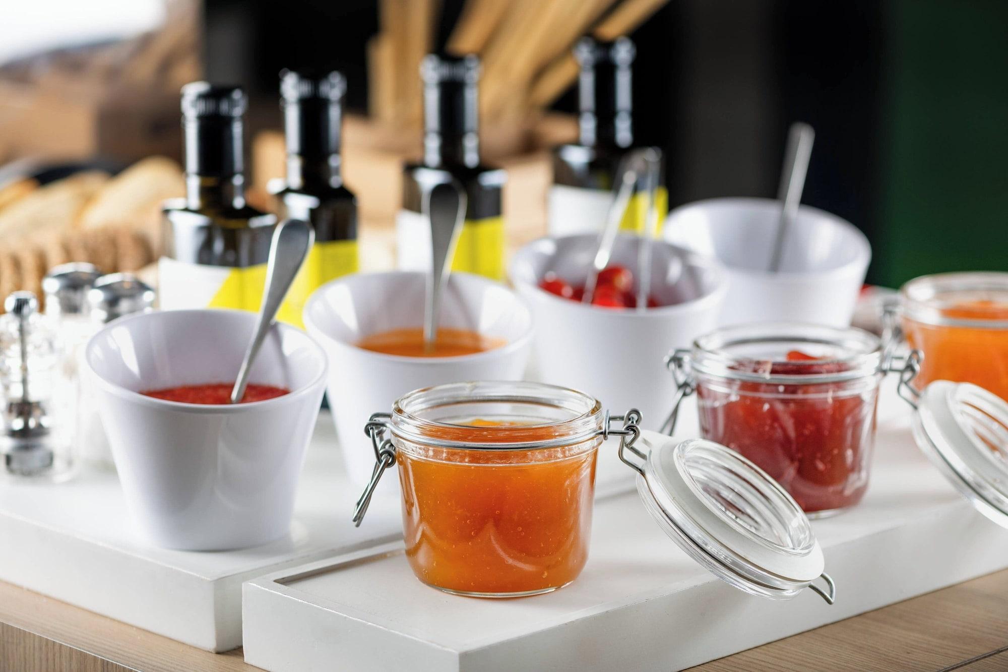 Restaurant AC Hotel Oviedo Fórum by Marriott