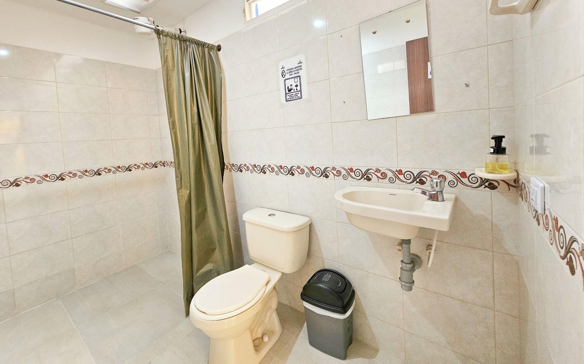 Equipamiento de Habitación La Mercedes Lite Hostal By MH