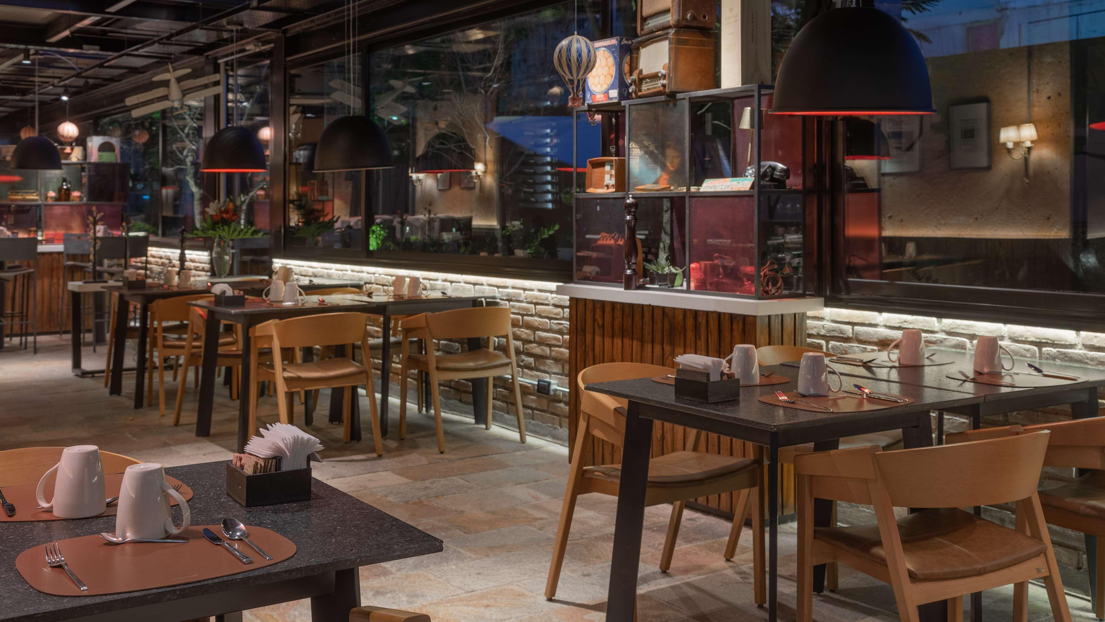 Restaurant Hualta Hotel Mendoza, Curio Collection By Hilton